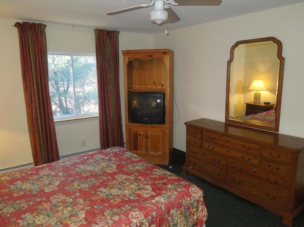 Hotel Baymont By Wyndham Essex Burlington Area Exterior foto