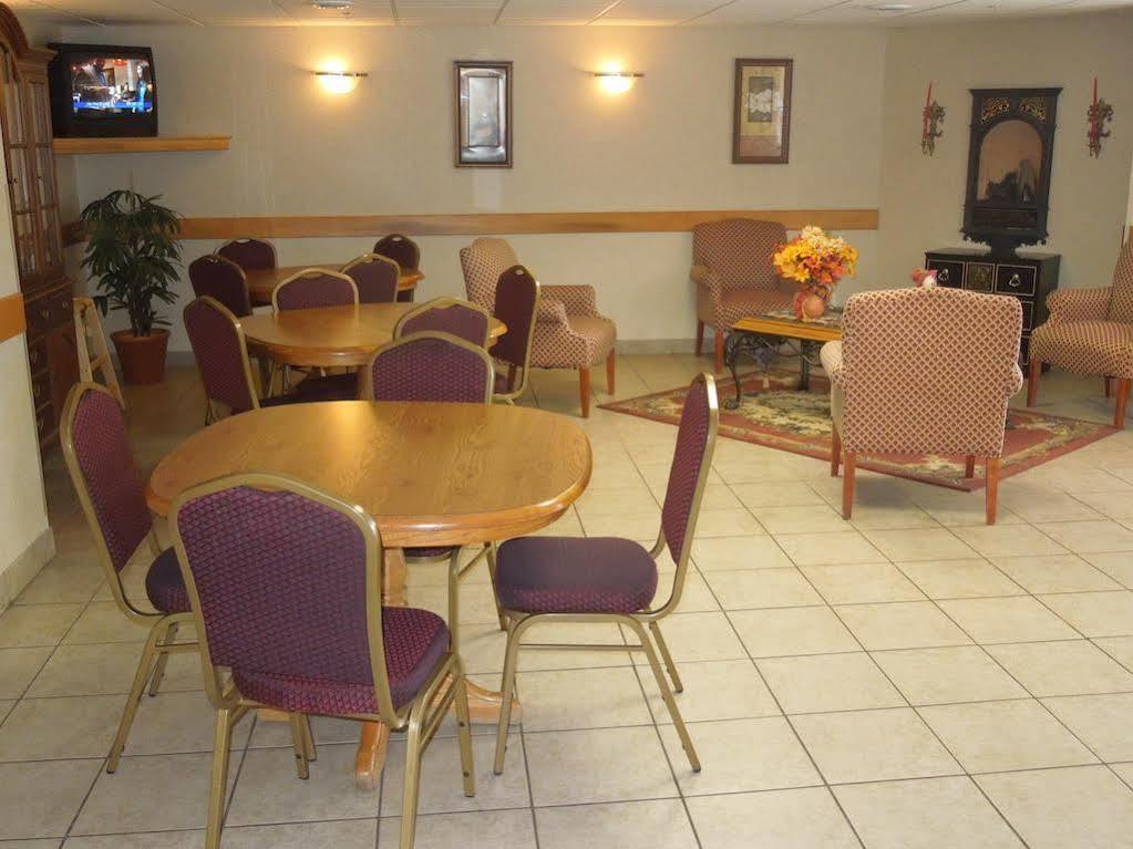Hotel Baymont By Wyndham Essex Burlington Area Exterior foto