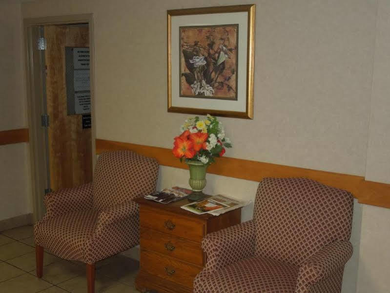 Hotel Baymont By Wyndham Essex Burlington Area Exterior foto