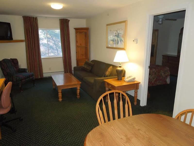 Hotel Baymont By Wyndham Essex Burlington Area Exterior foto