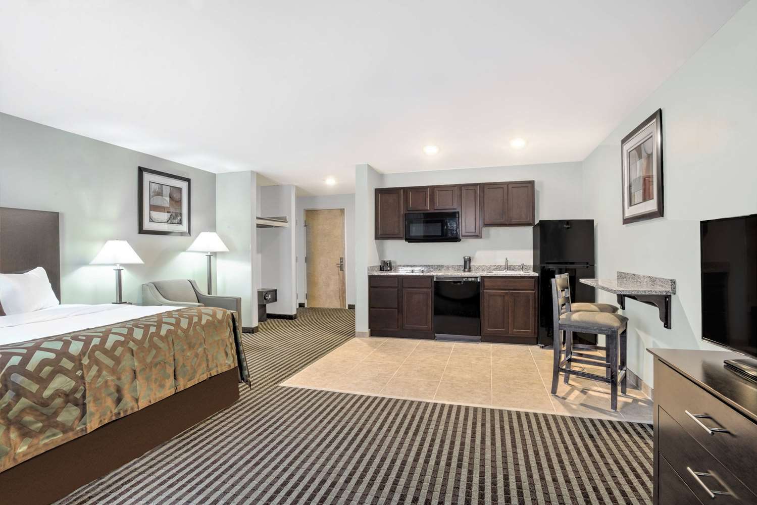 Hotel Baymont By Wyndham Essex Burlington Area Exterior foto